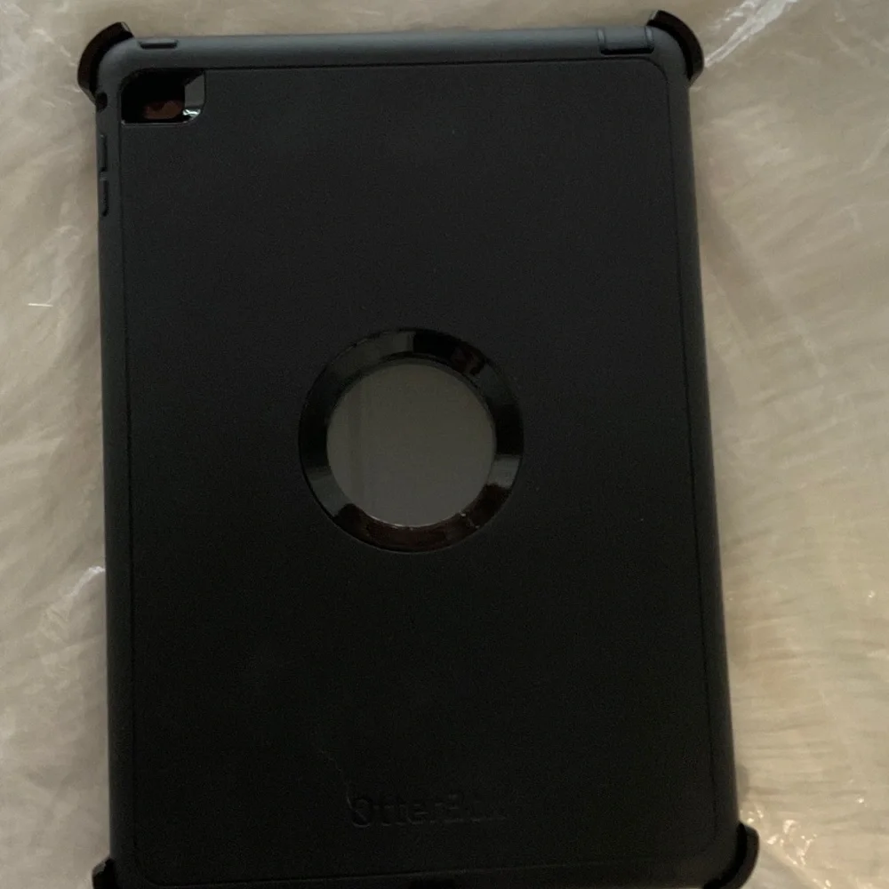 OtterBox Sleek Black Tablet Case